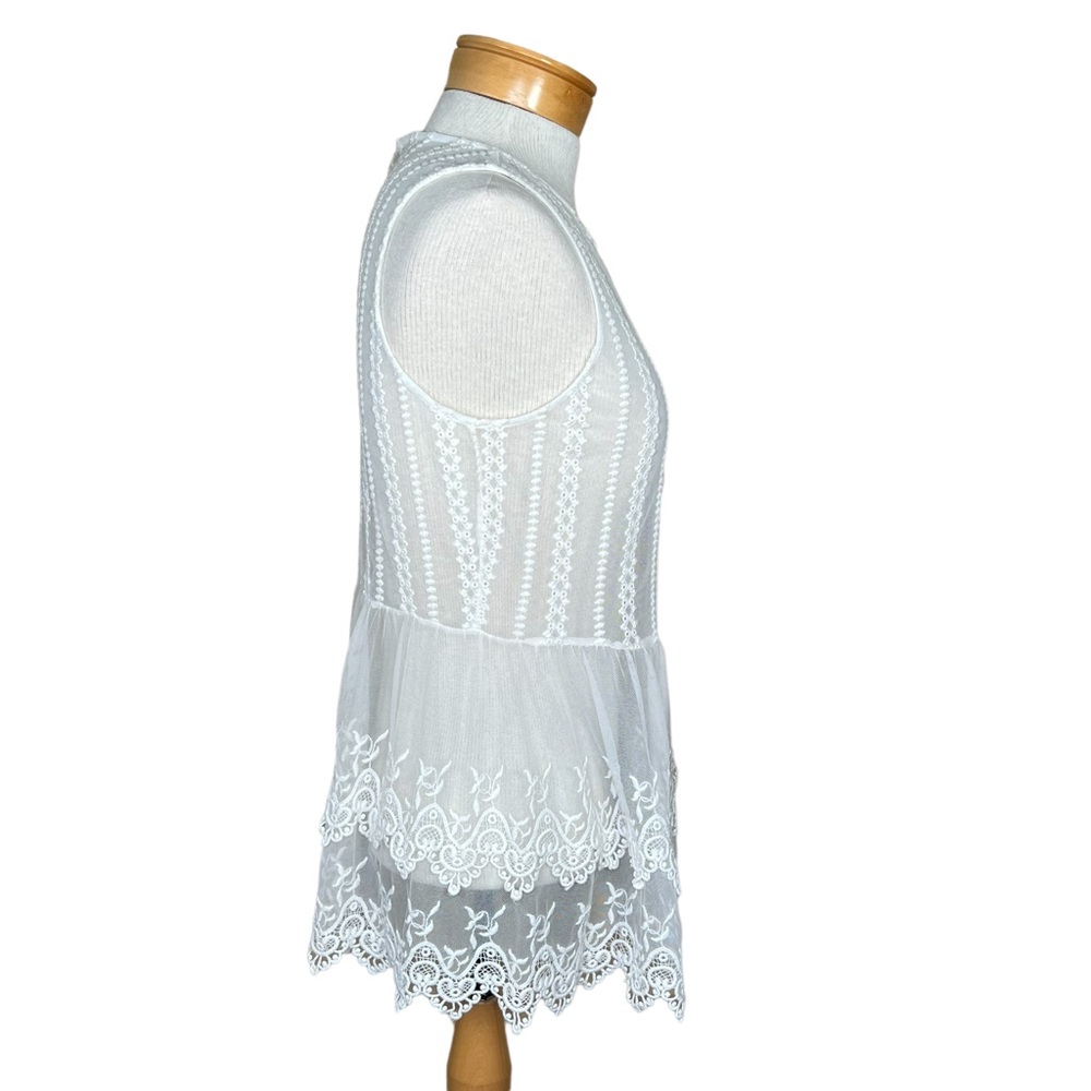 Forever 21 Sheer Ivory Lace & Embroidered Peplum Sleeveless Top Medium NWT - Picture 10 of 15